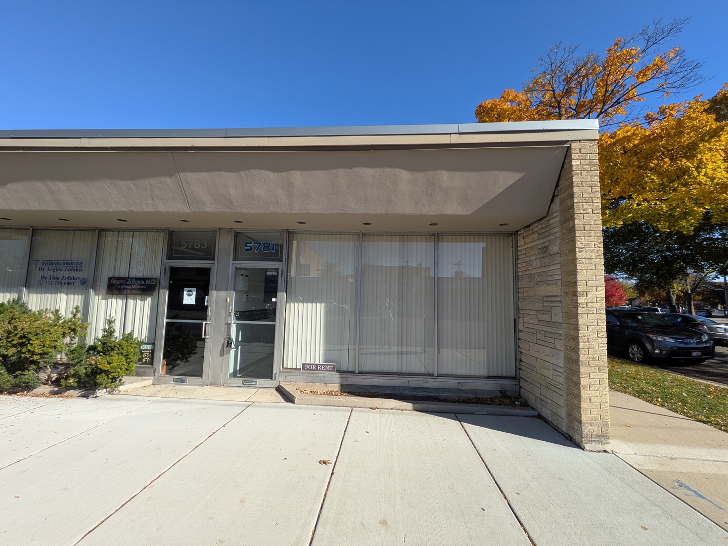 5781 N Lincoln Avenue, Chicago, IL 60659