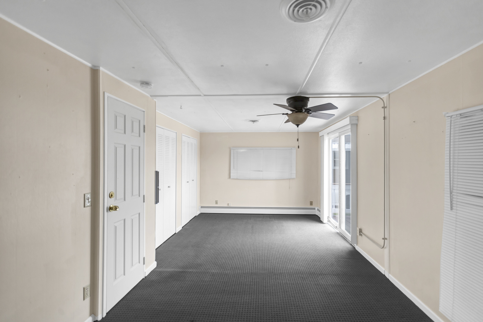 1053 Lakeview Road, Elgin, IL 60123