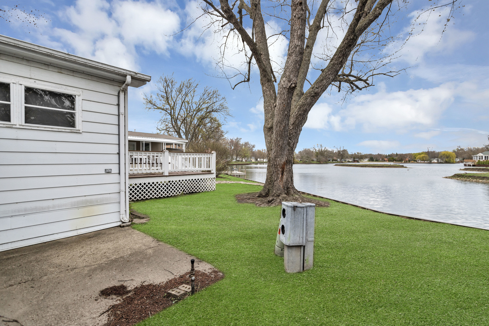 1053 Lakeview Road, Elgin, IL 60123