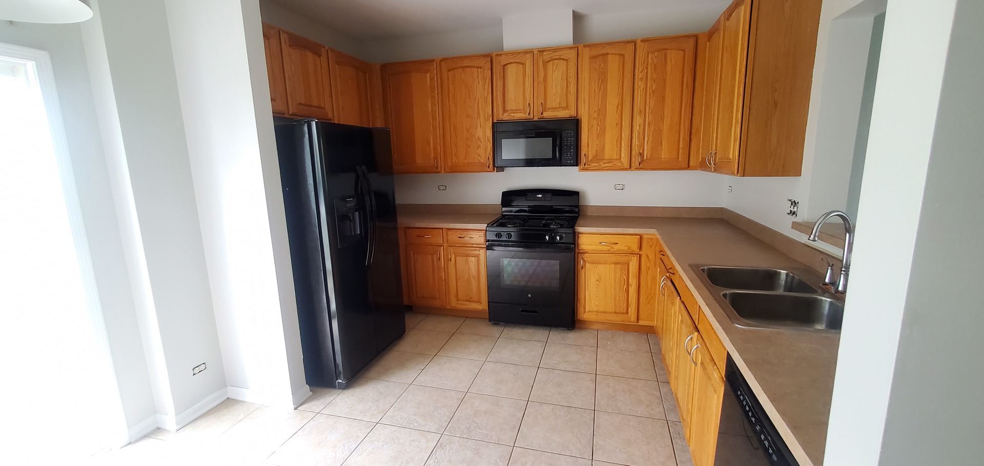 587 S Parkside Drive #587, Round Lake, IL 60073