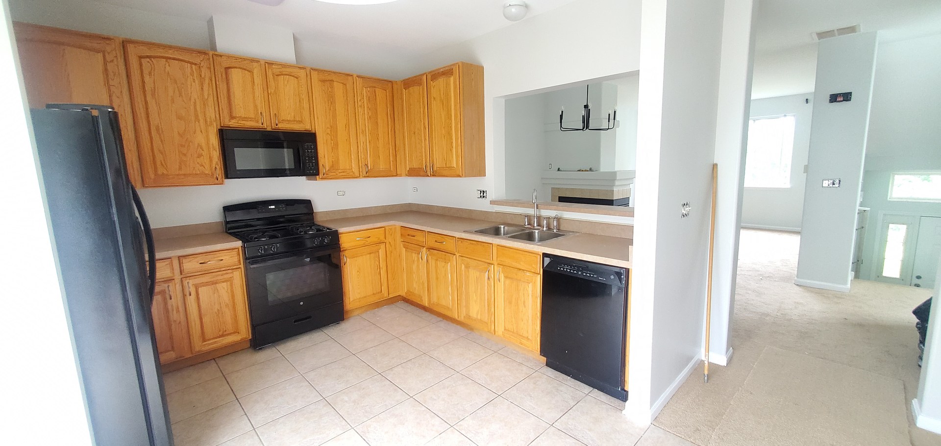 587 S Parkside Drive #587, Round Lake, IL 60073