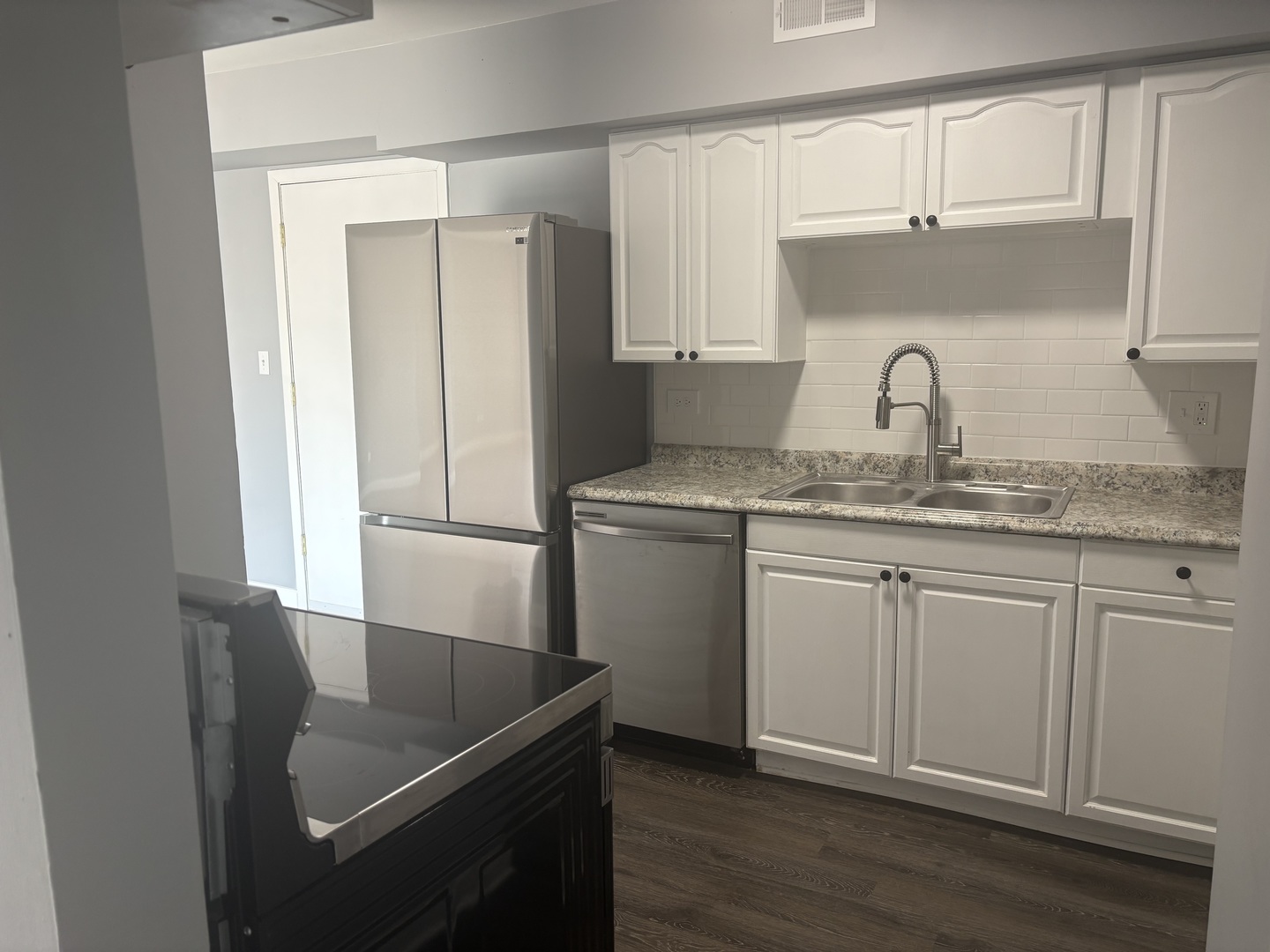 787 Wilson Avenue #10, Glen Ellyn, IL 60137