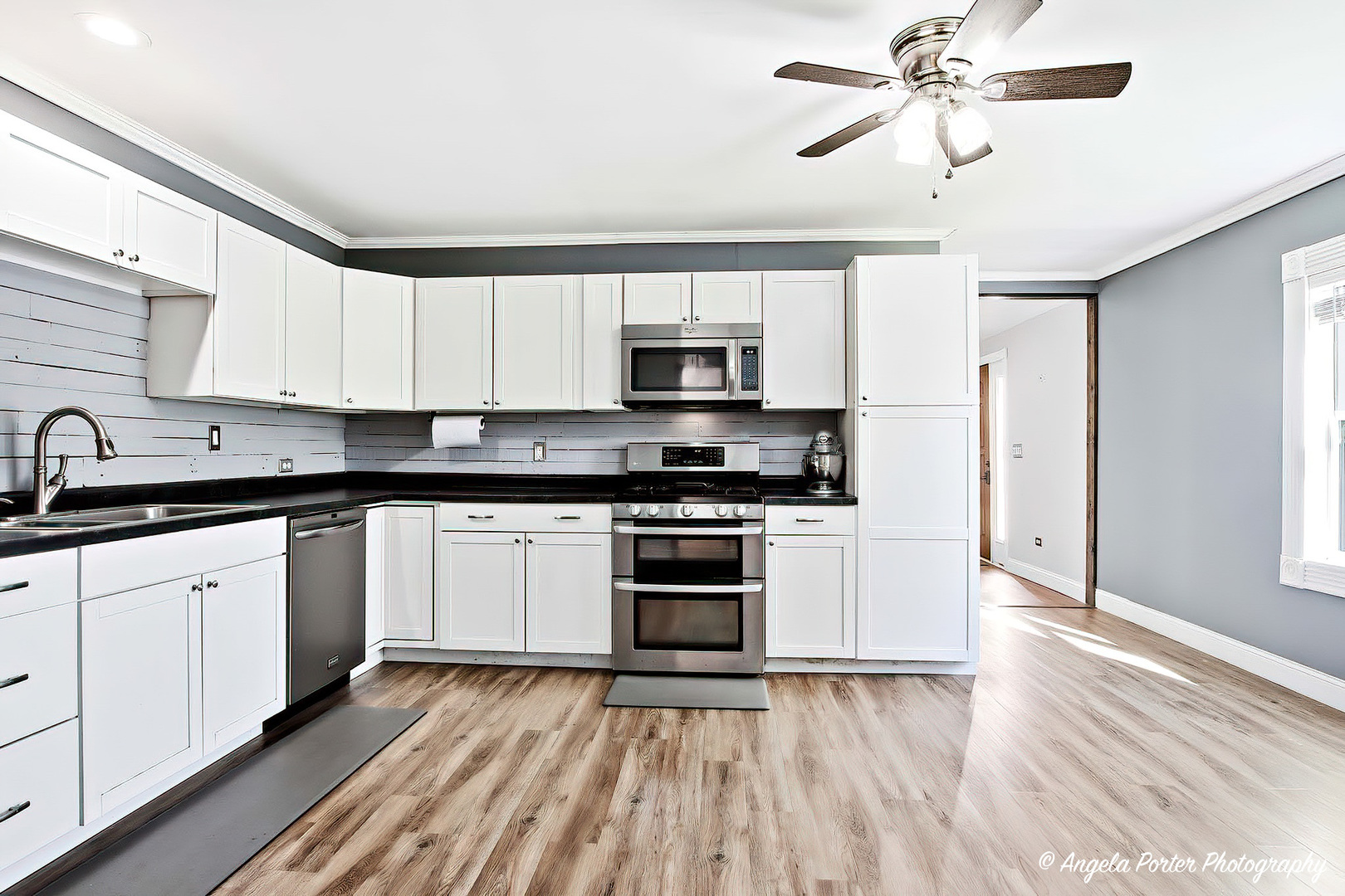 37048 N Lawrence Drive, Lake Villa, IL 60046