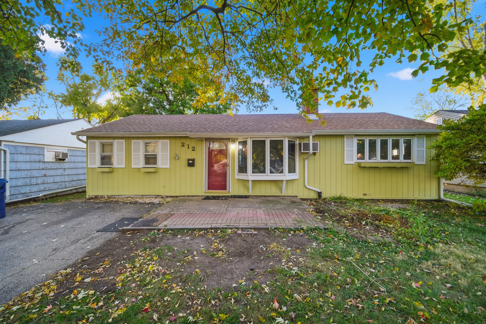 212 N KNOLLWOOD Drive, Wheaton, IL 60187