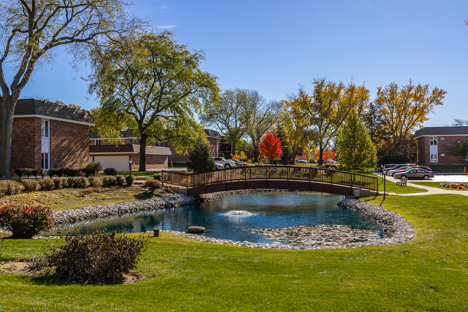 3915 Saratoga Avenue #H214, Downers Grove, IL 60515