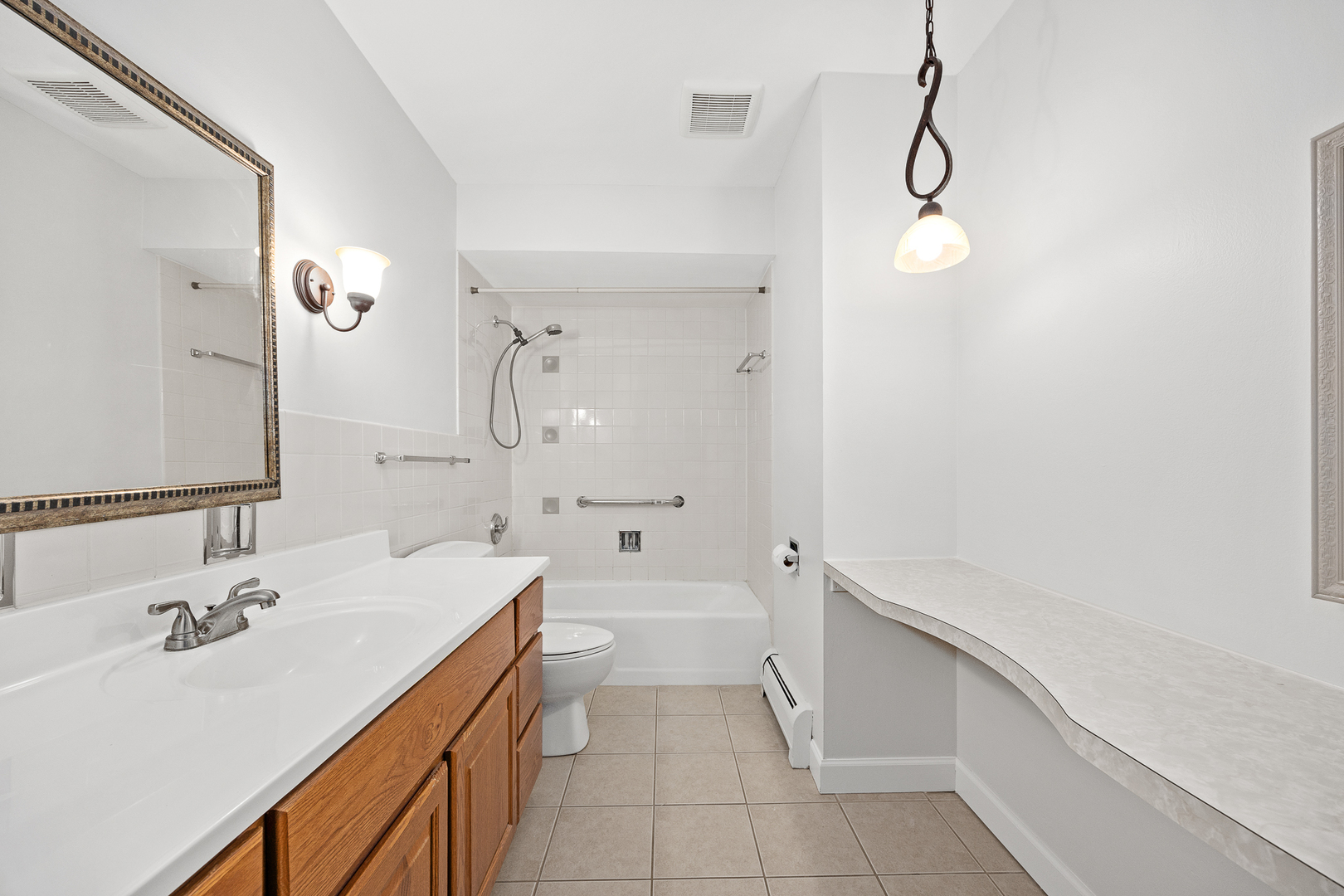 3915 Saratoga Avenue #H214, Downers Grove, IL 60515