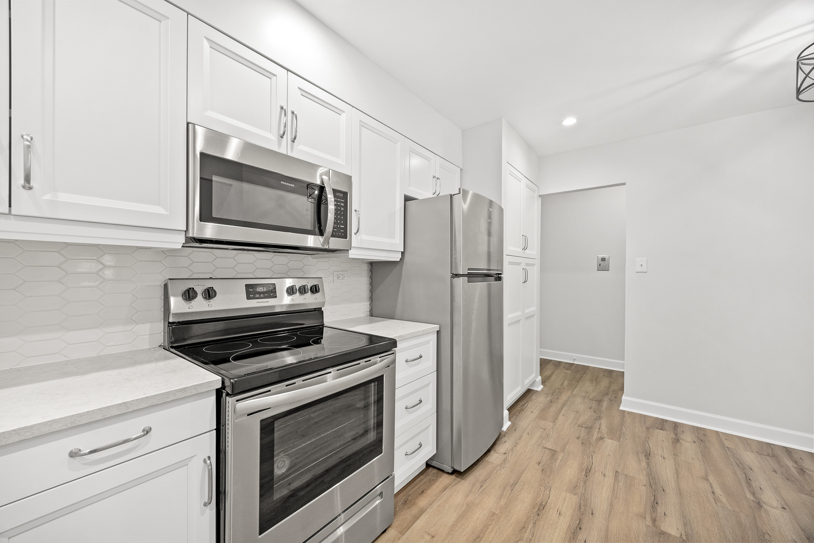 3915 Saratoga Avenue #H214, Downers Grove, IL 60515