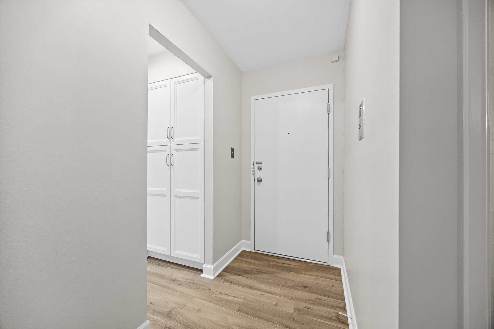 3915 Saratoga Avenue #H214, Downers Grove, IL 60515