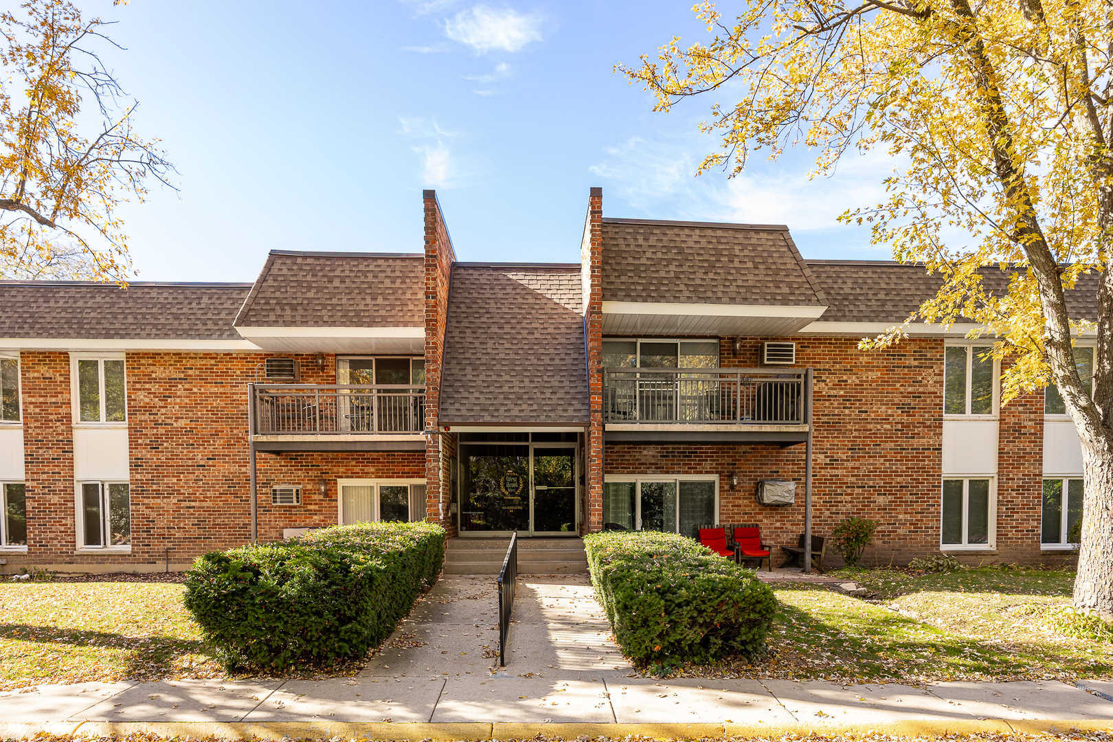 3915 Saratoga Avenue #H214, Downers Grove, IL 60515