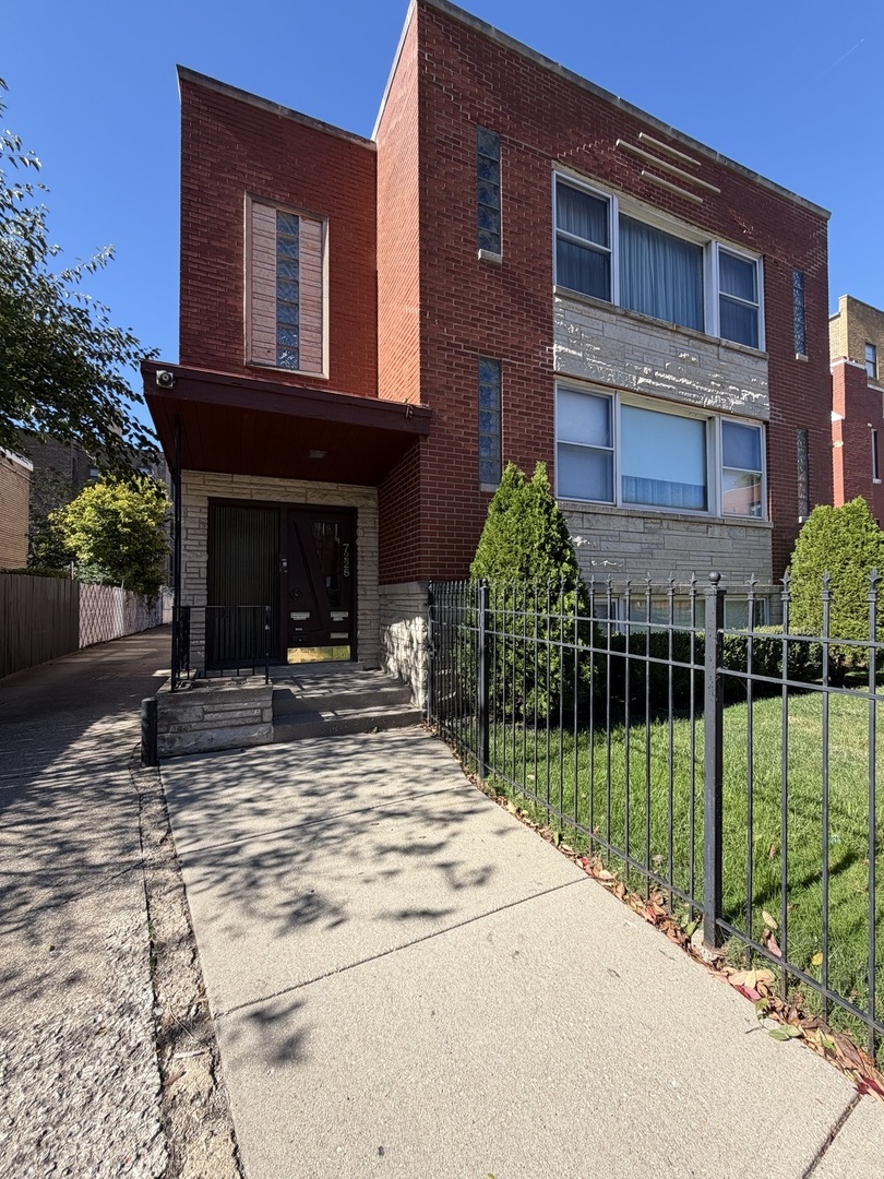 7228 S Phillips Avenue #G, Chicago, IL 60649