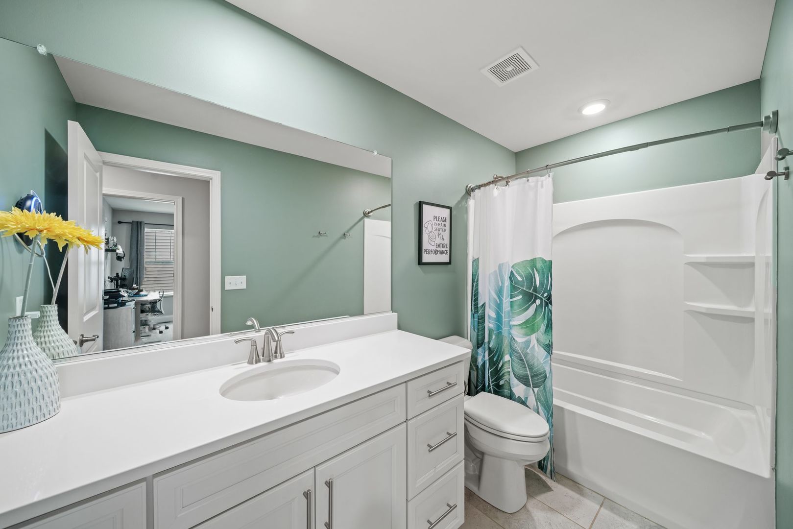 265 South Pointe Avenue, South Elgin, IL 60177