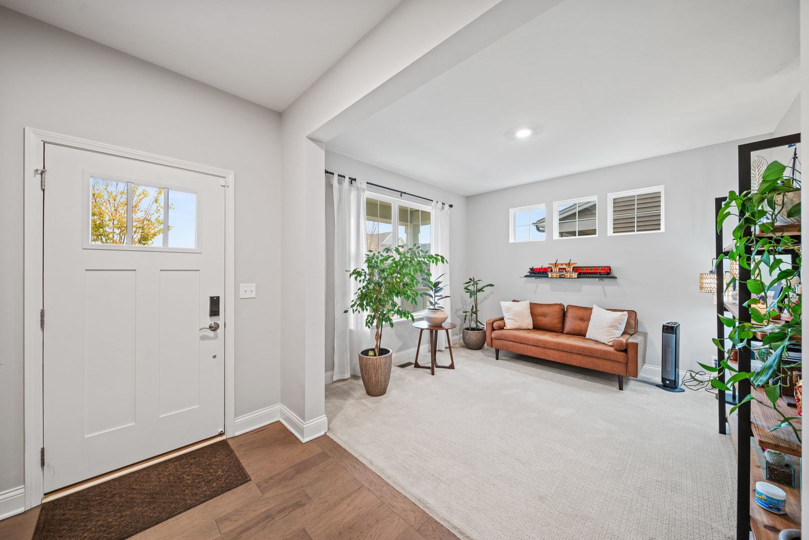 265 South Pointe Avenue, South Elgin, IL 60177