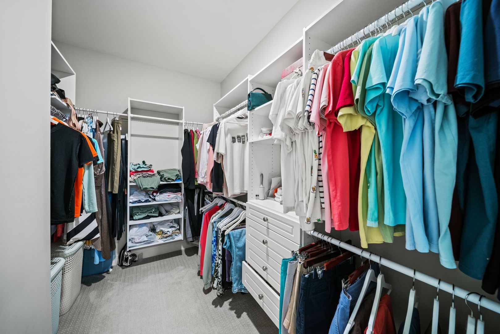 265 South Pointe Avenue, South Elgin, IL 60177