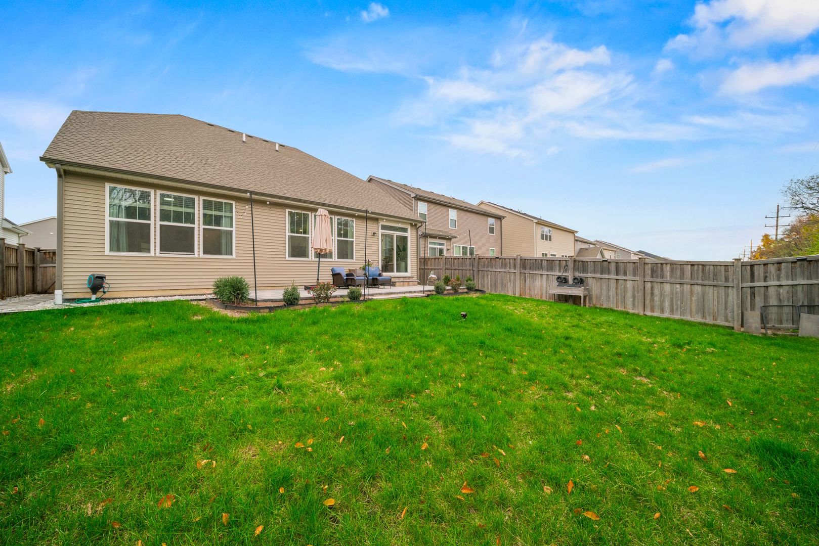 265 South Pointe Avenue, South Elgin, IL 60177