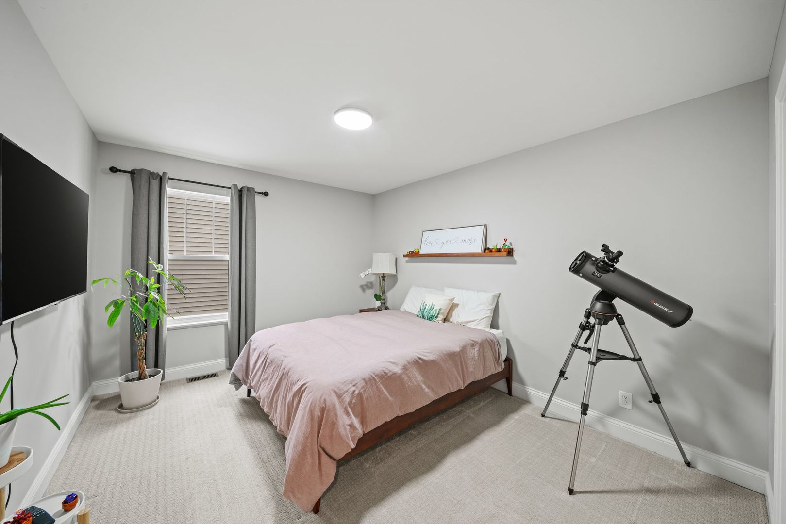 265 South Pointe Avenue, South Elgin, IL 60177