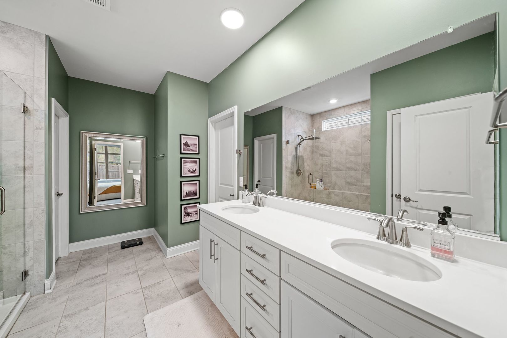 265 South Pointe Avenue, South Elgin, IL 60177