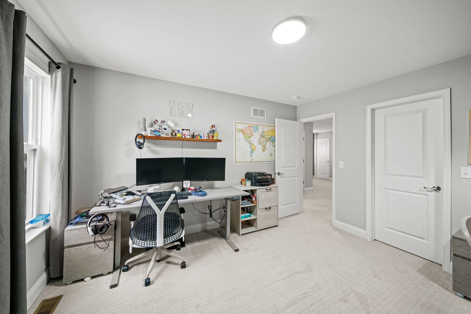 265 South Pointe Avenue, South Elgin, IL 60177