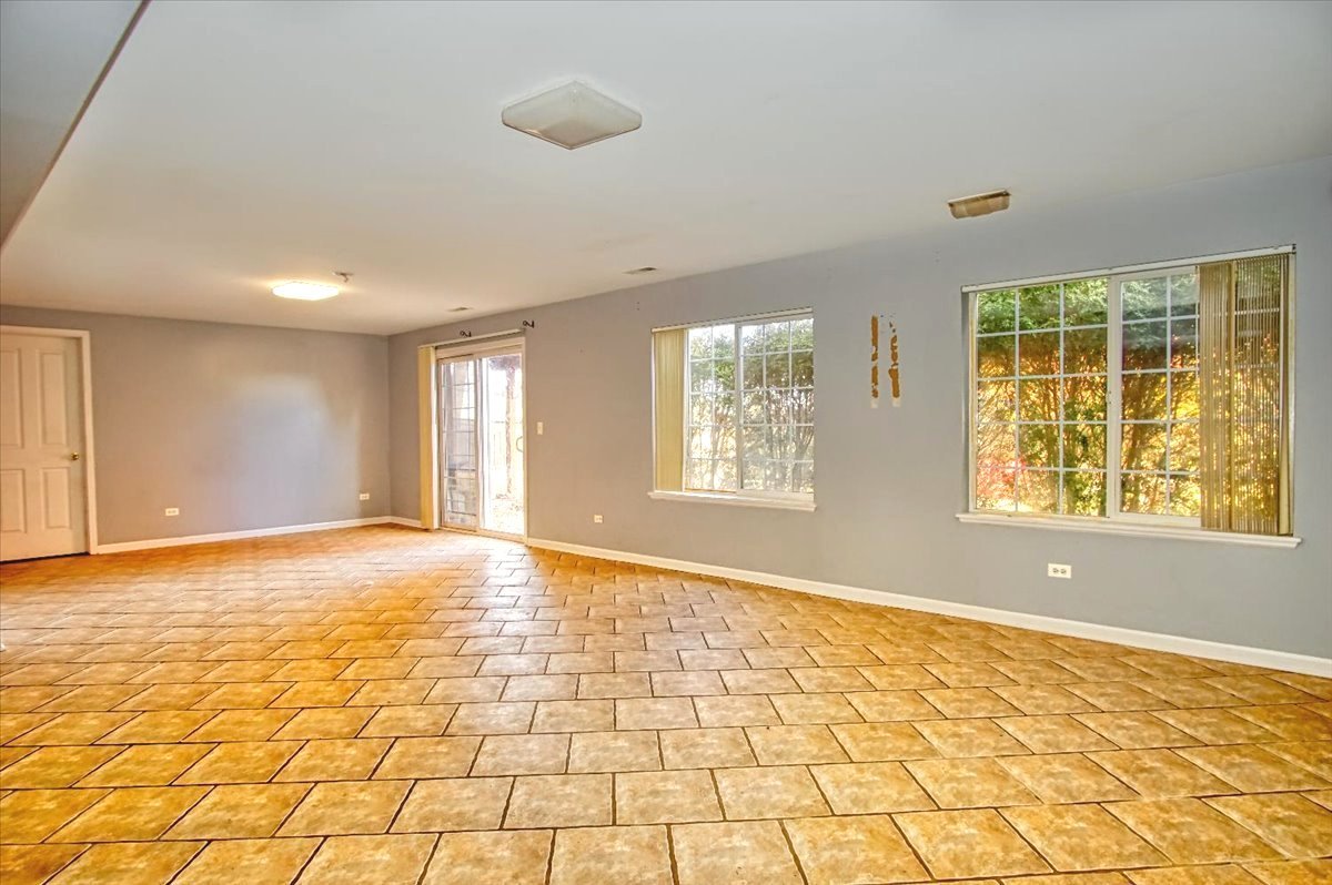 1731 Redwood Lane, McHenry, IL 60050