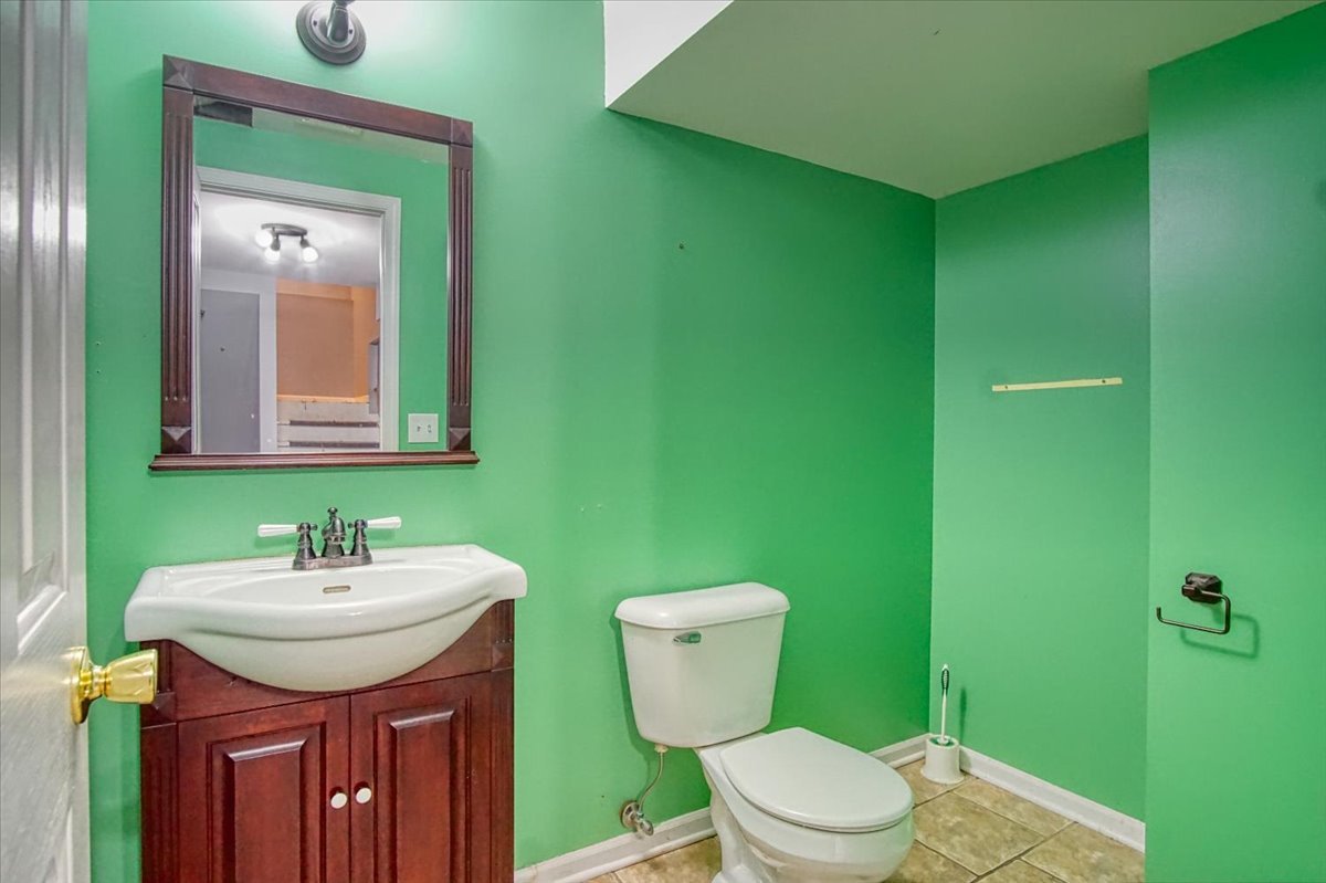 1731 Redwood Lane, McHenry, IL 60050