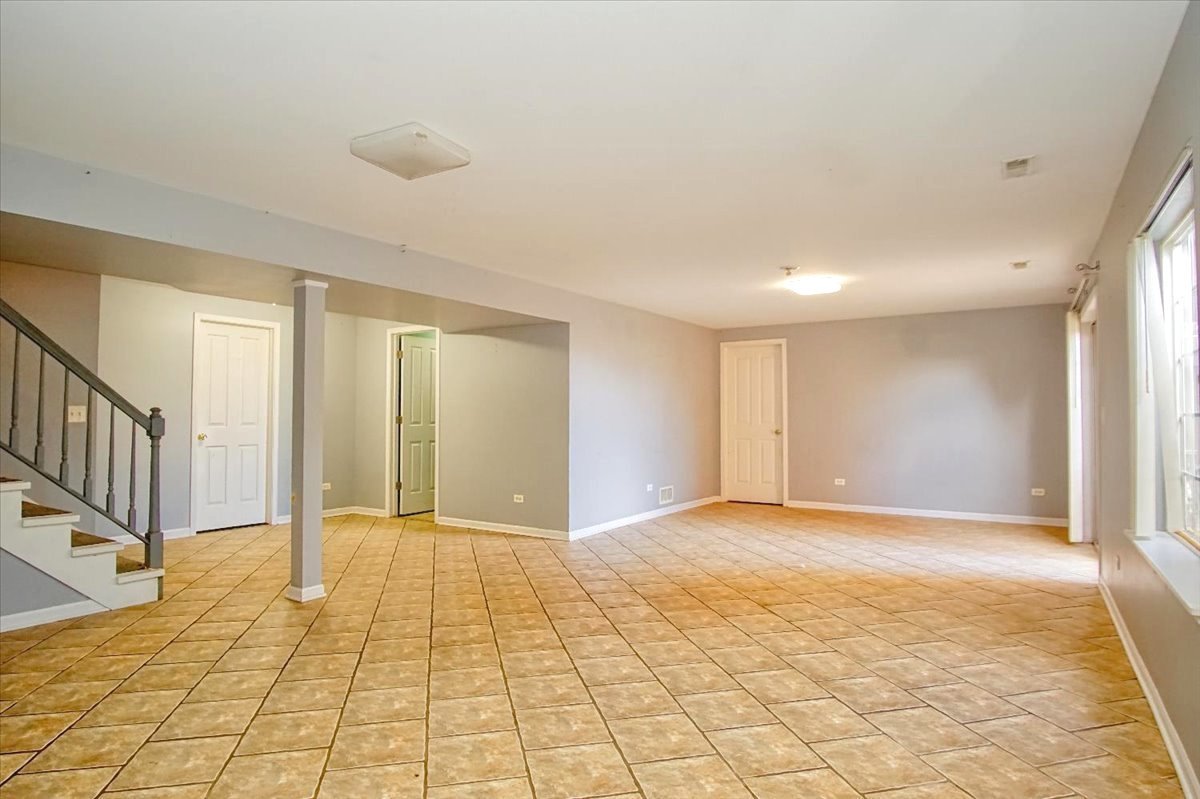 1731 Redwood Lane, McHenry, IL 60050