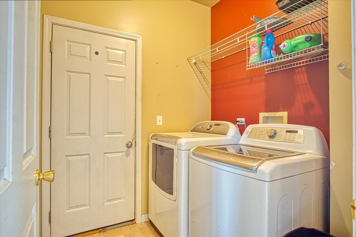 1731 Redwood Lane, McHenry, IL 60050