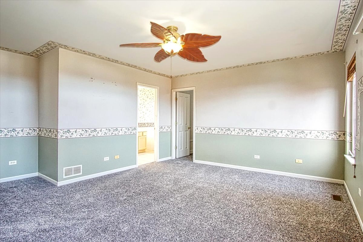 1731 Redwood Lane, McHenry, IL 60050