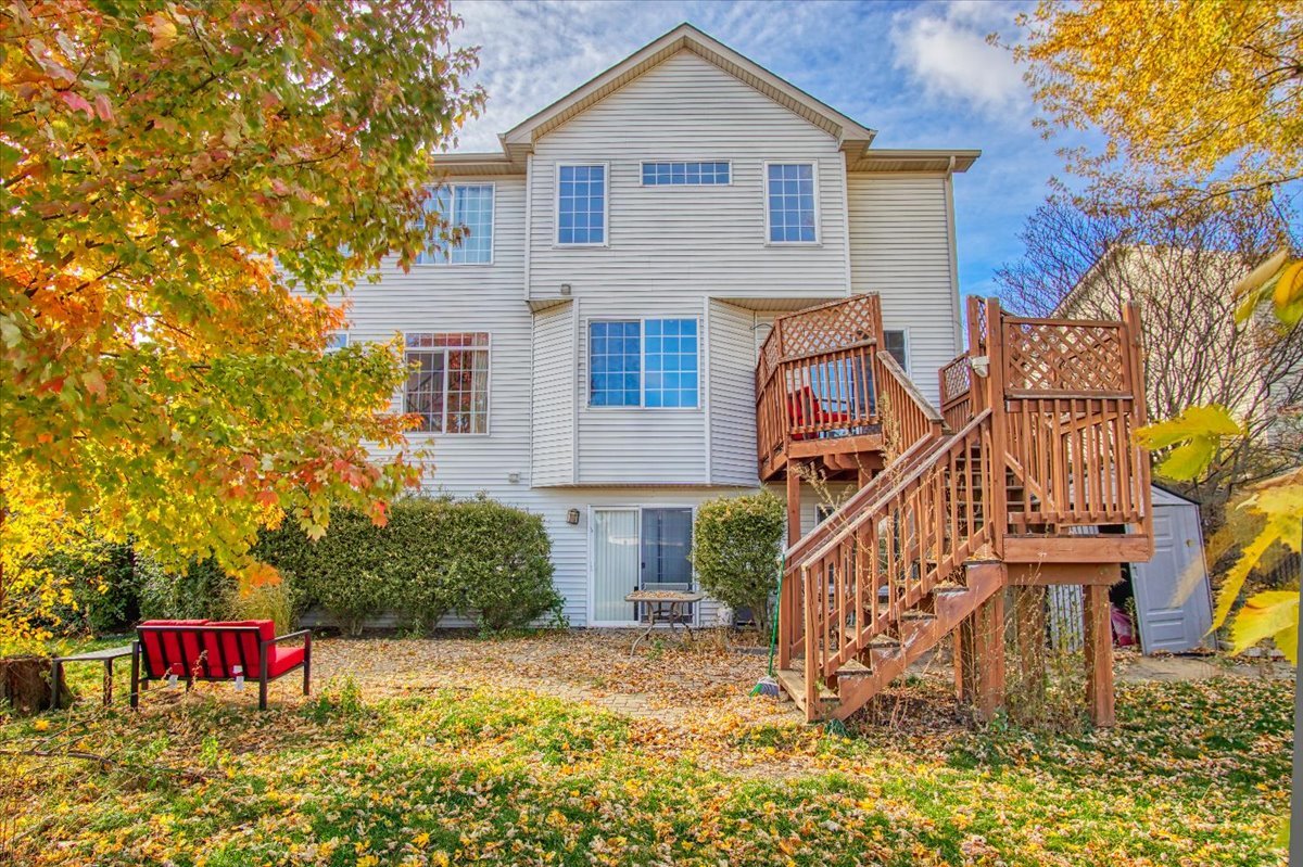 1731 Redwood Lane, McHenry, IL 60050