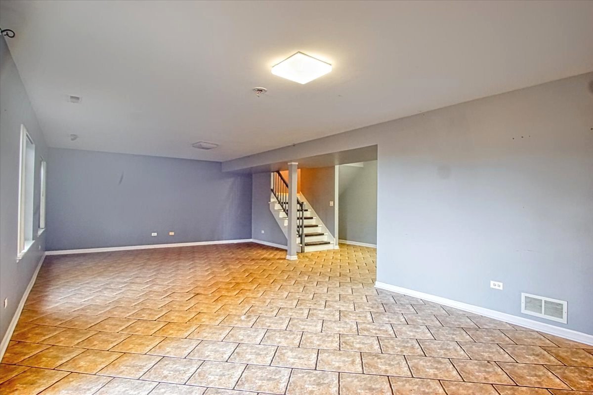 1731 Redwood Lane, McHenry, IL 60050