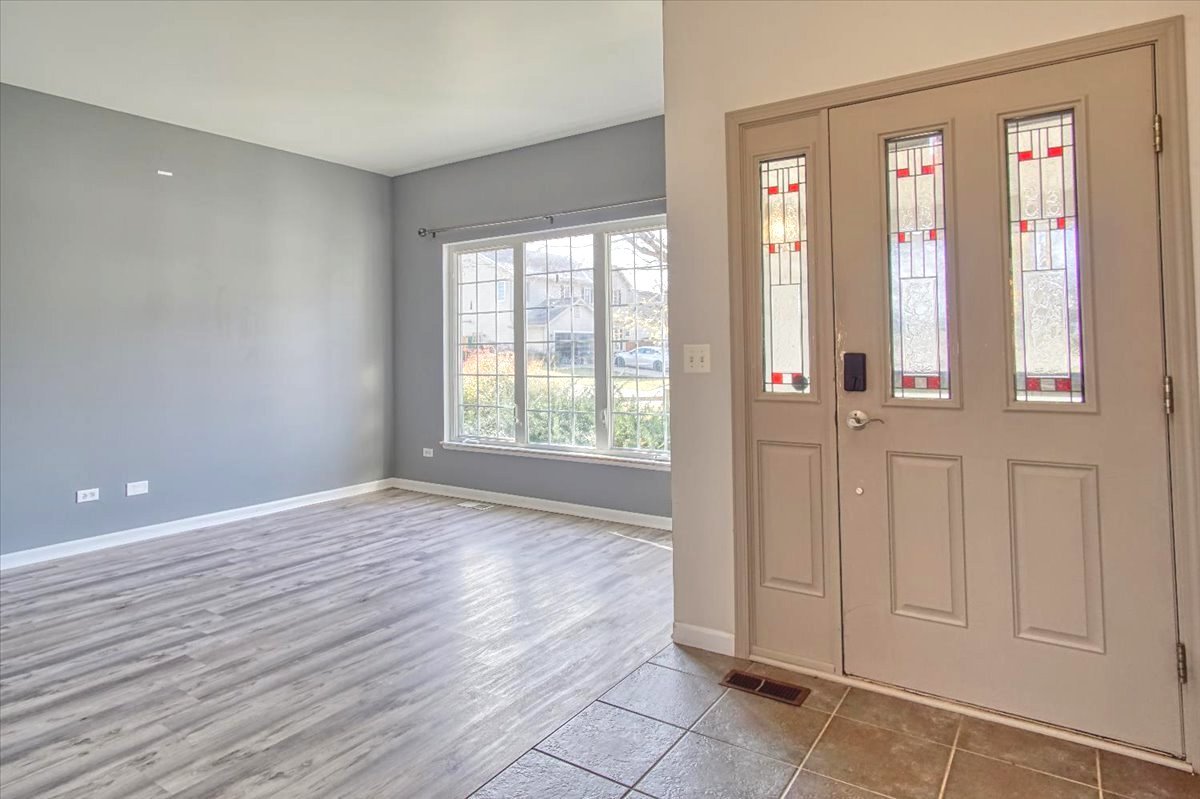 1731 Redwood Lane, McHenry, IL 60050