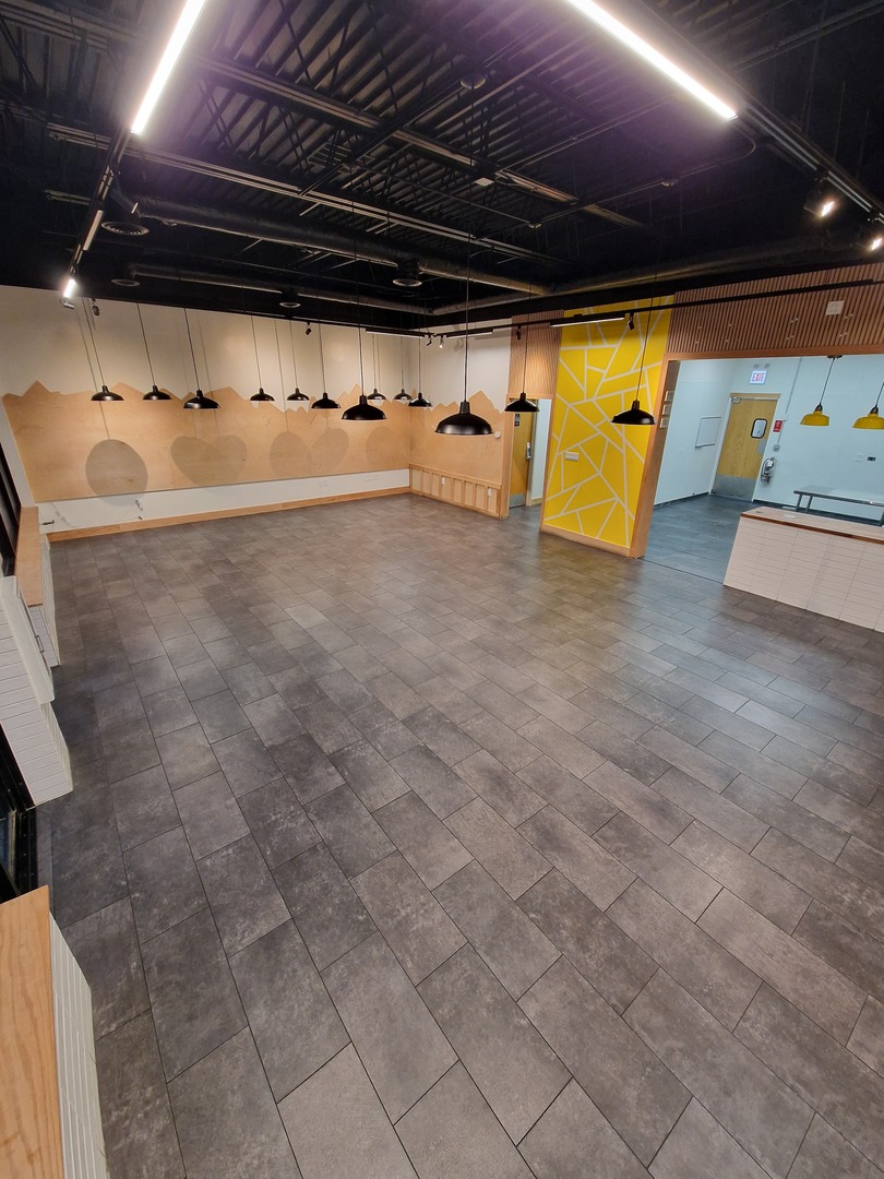 5343 N Lincoln Avenue, Chicago, IL 60625