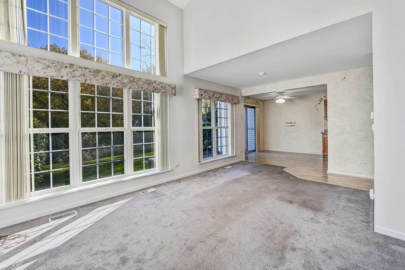 945 Willow Street, Itasca, IL 60143