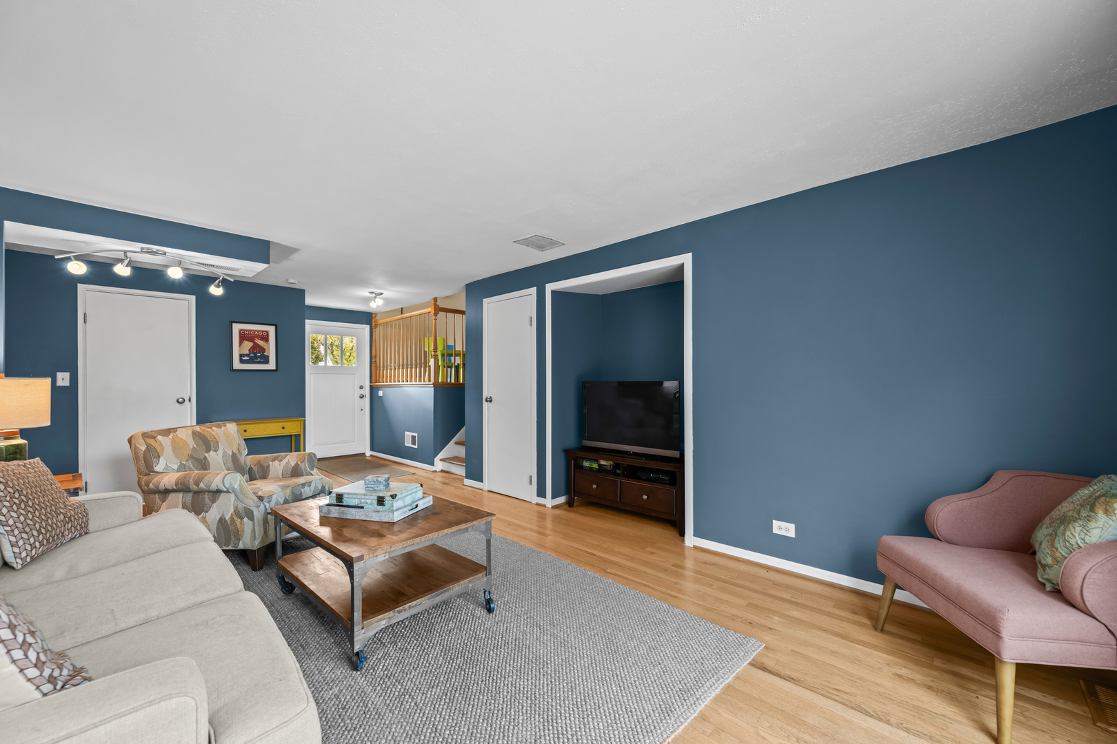 3525 Winston Drive, Hoffman Estates, IL 60192