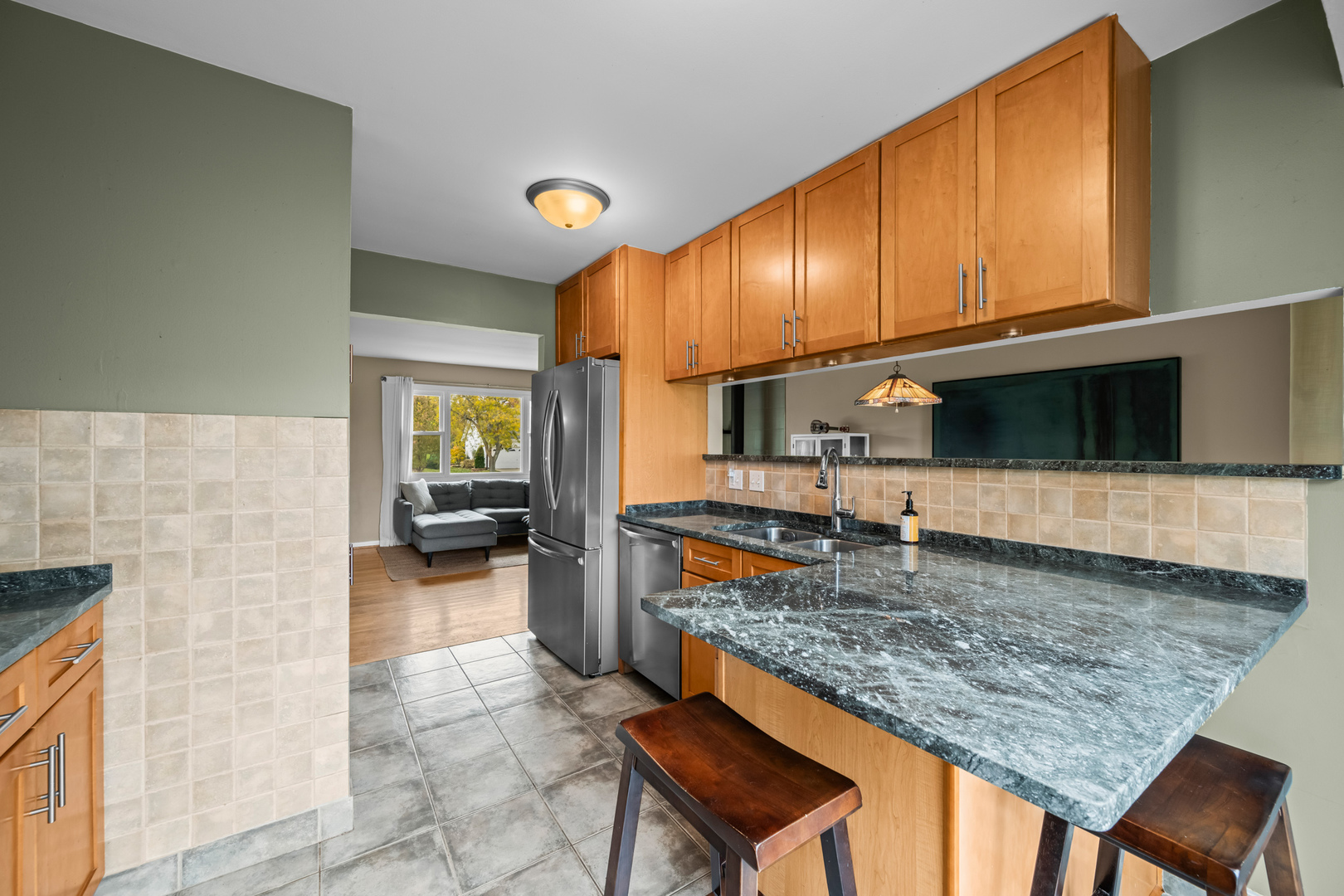 3525 Winston Drive, Hoffman Estates, IL 60192