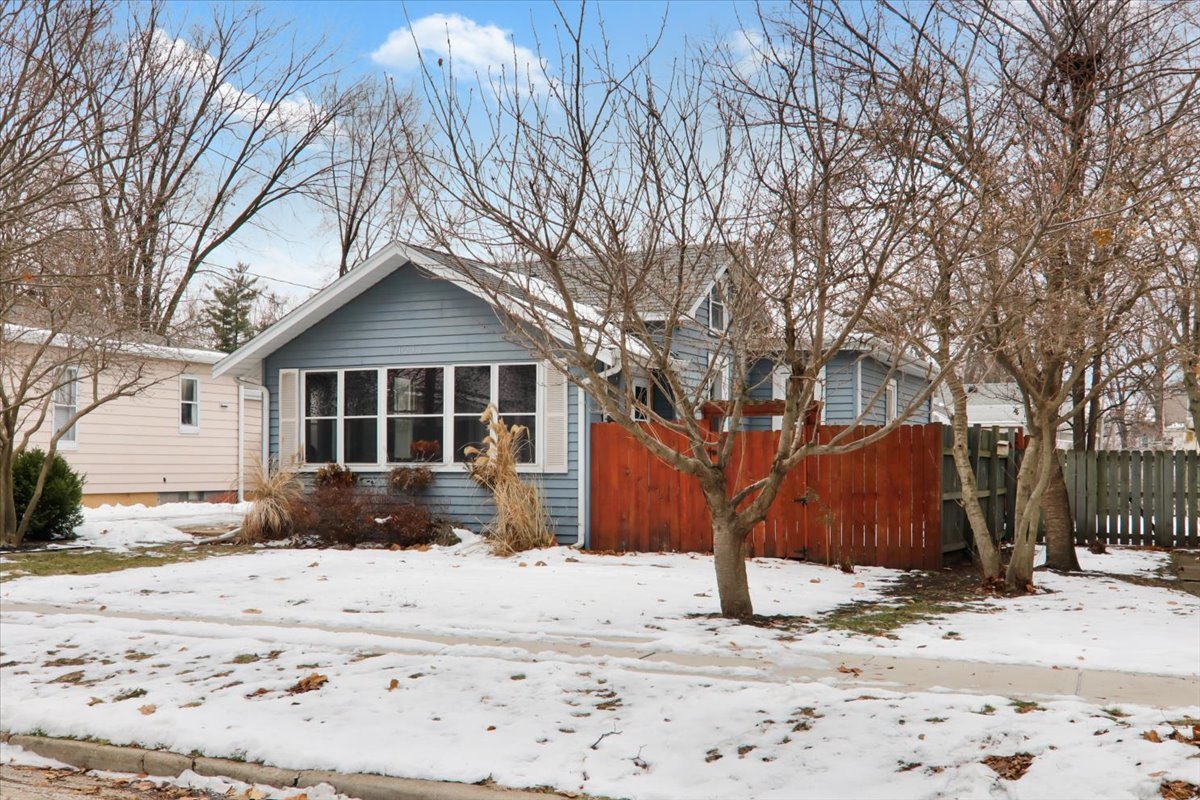 1212 N Madison Street, Bloomington, IL 61701