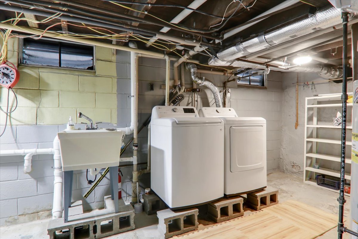 1212 N Madison Street, Bloomington, IL 61701