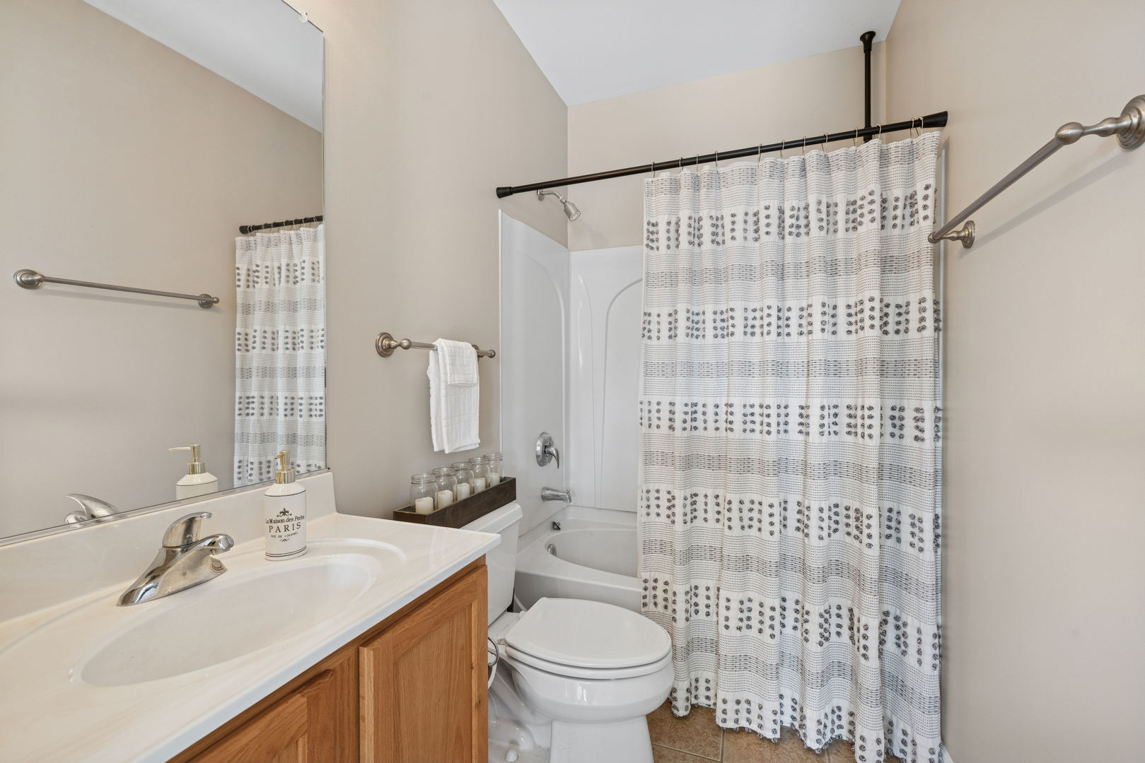 10 N Lake Street #316, Grayslake, IL 60030