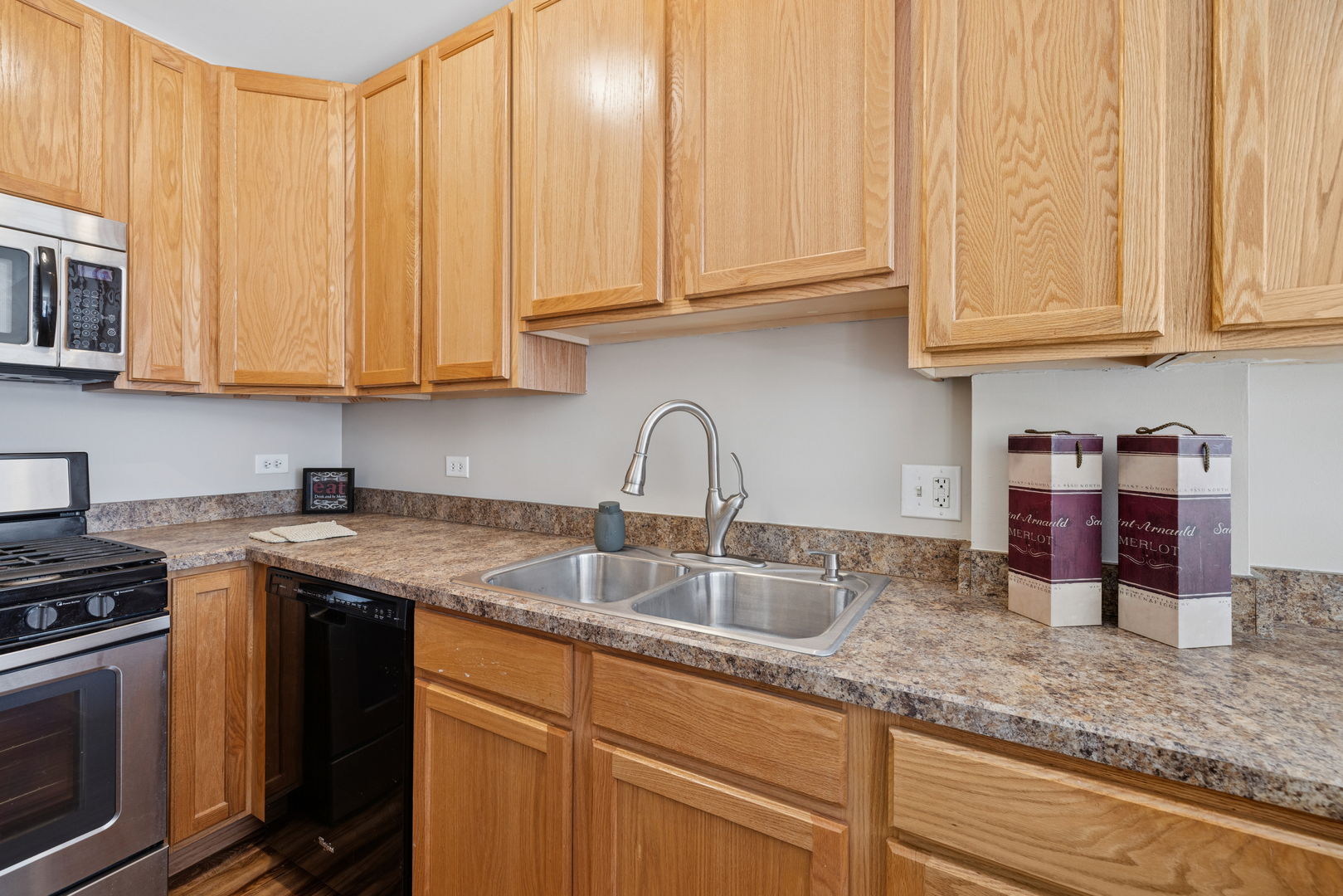 10 N Lake Street #316, Grayslake, IL 60030