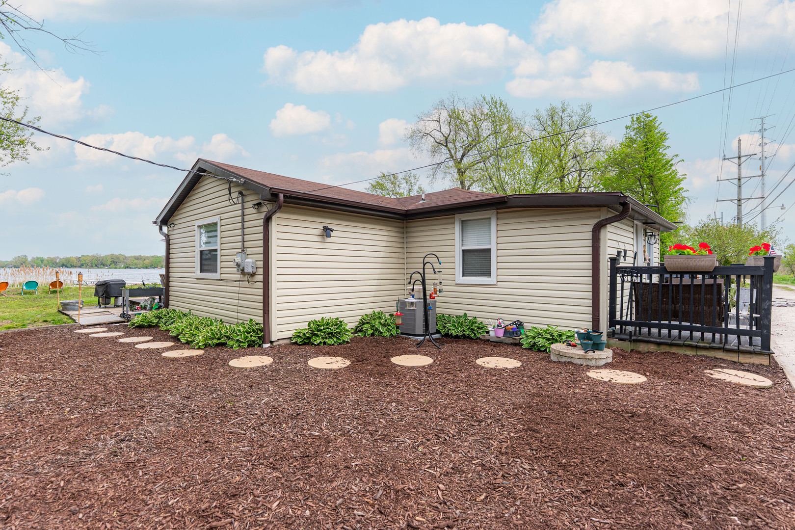 40492 N Lambert Drive, Antioch, IL 60002