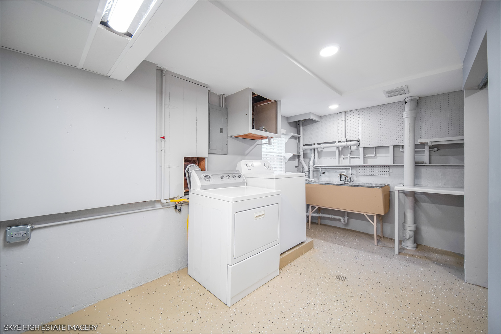 9018 Roach Avenue, Brookfield, IL 60513