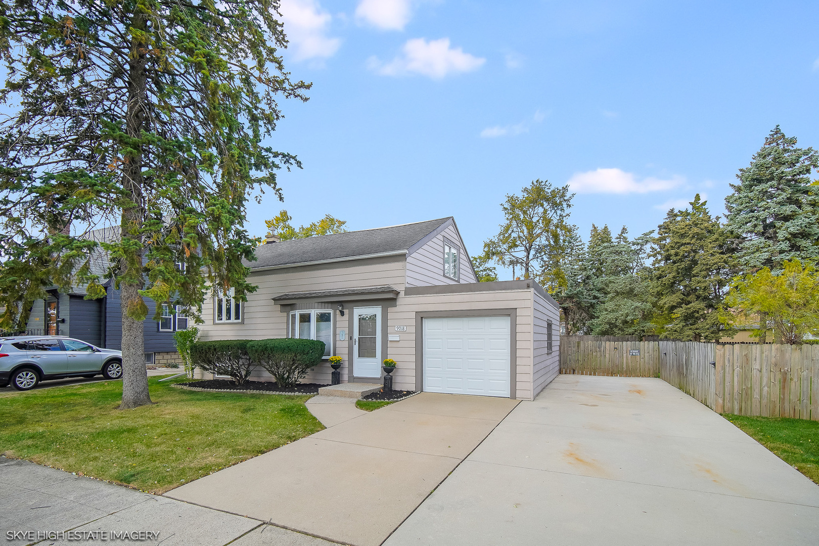 9018 Roach Avenue, Brookfield, IL 60513