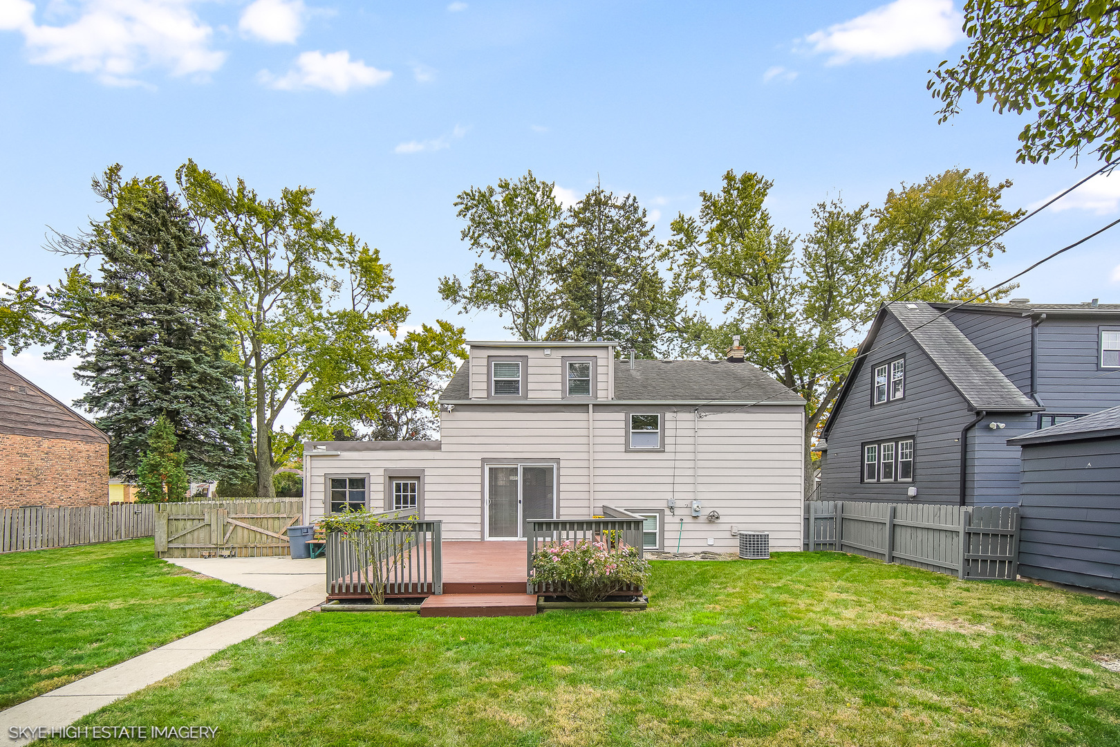 9018 Roach Avenue, Brookfield, IL 60513