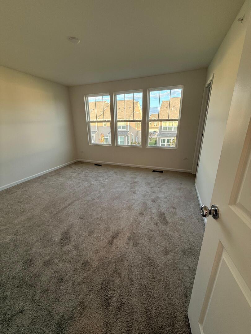 2240 Horseshoe Circle #2240, Naperville, IL 60564