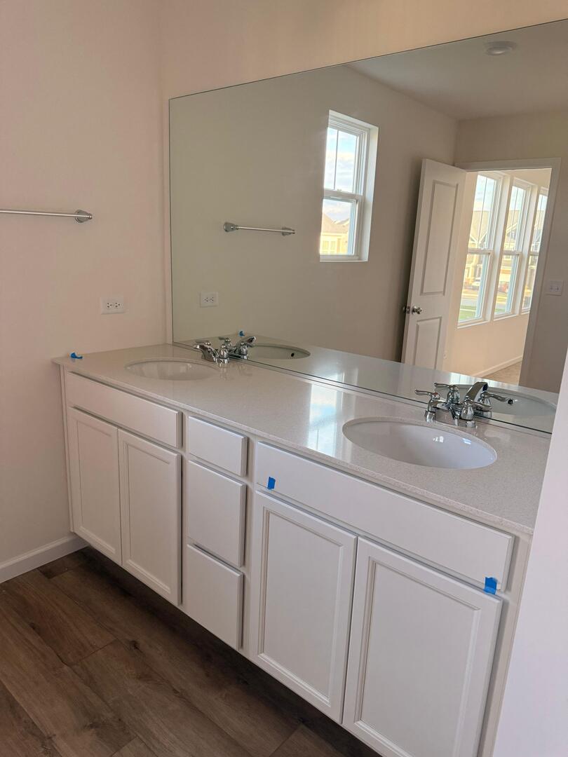 2240 Horseshoe Circle #2240, Naperville, IL 60564