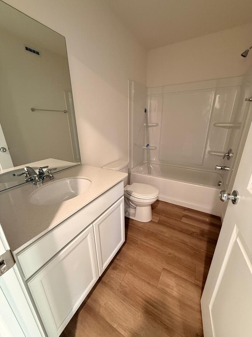 2240 Horseshoe Circle #2240, Naperville, IL 60564