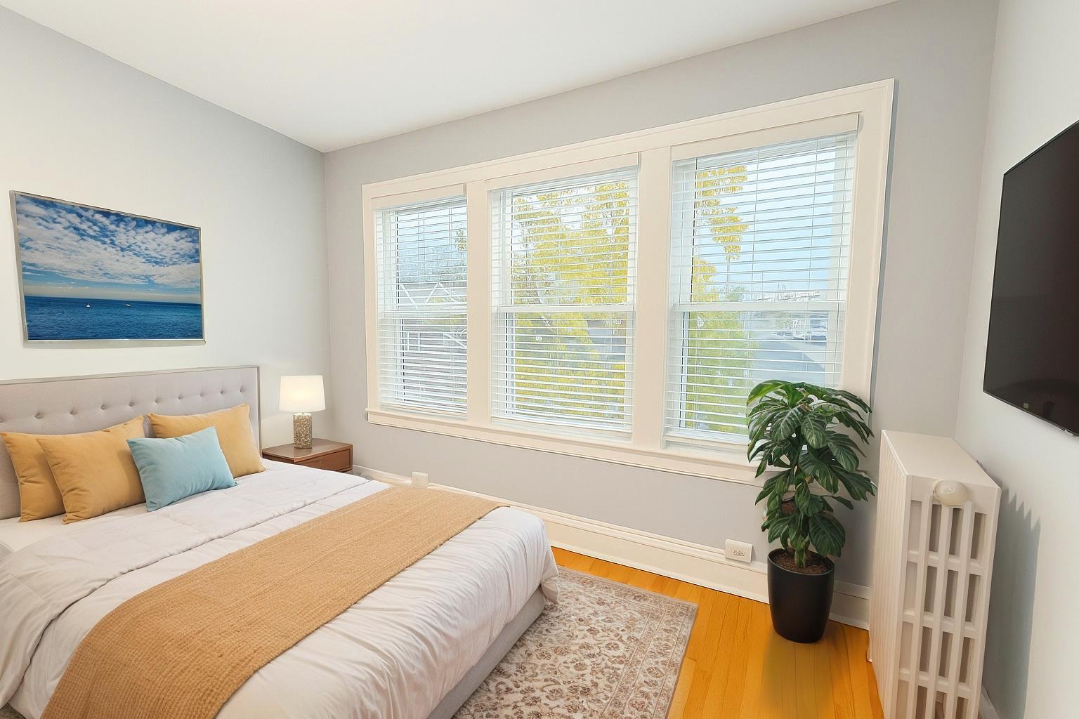 3909 N Lamon Avenue #2N, Chicago, IL 60641