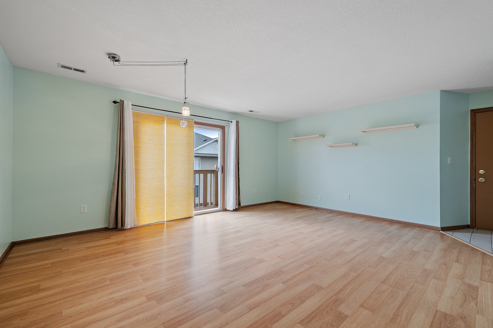 2291 Bicentennial Avenue #7, Crest Hill, IL 60403