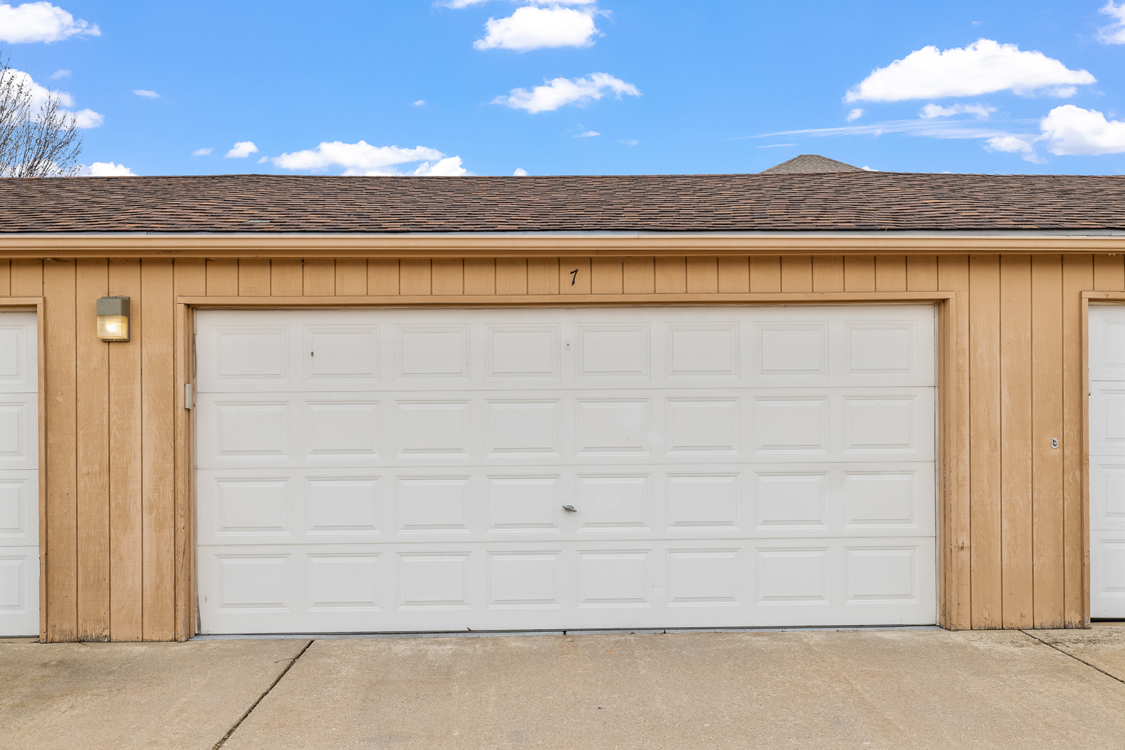 2291 Bicentennial Avenue #7, Crest Hill, IL 60403