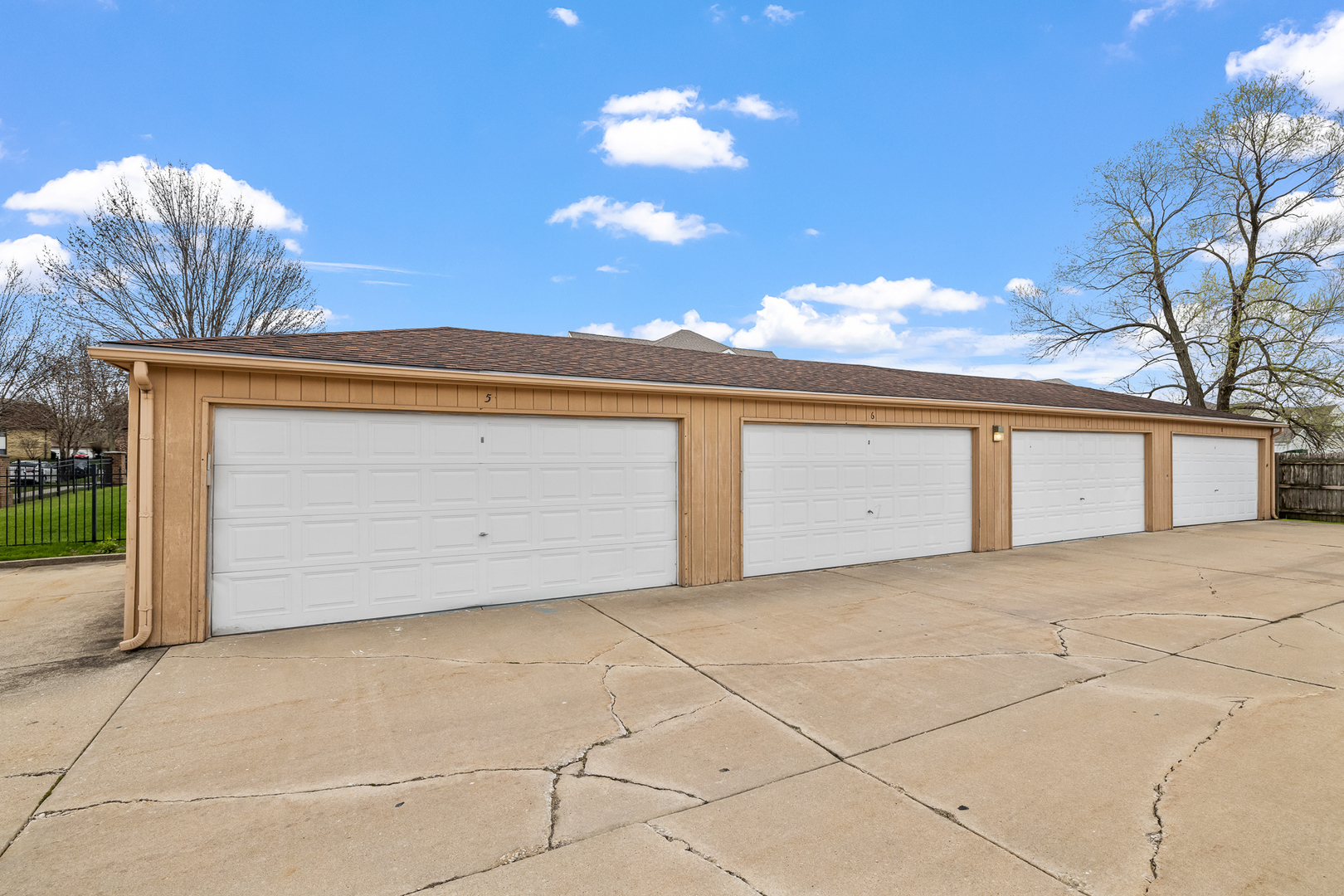 2291 Bicentennial Avenue #7, Crest Hill, IL 60403