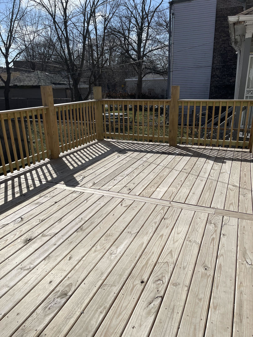 6553 S Eberhart Avenue, Chicago, IL 60637