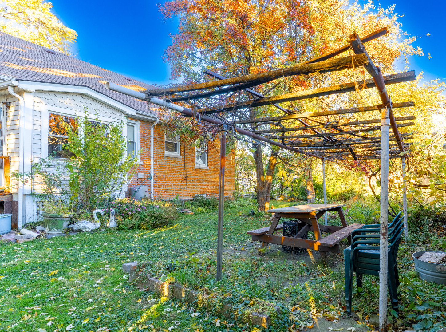 7635 W 65th Place, Bedford Park, IL 60501